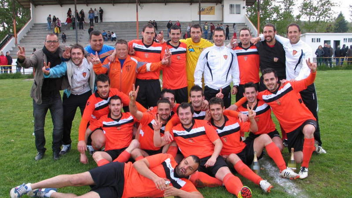 Formación del Toreno, campeón de la 2.ª División Provincial de Aficionados.