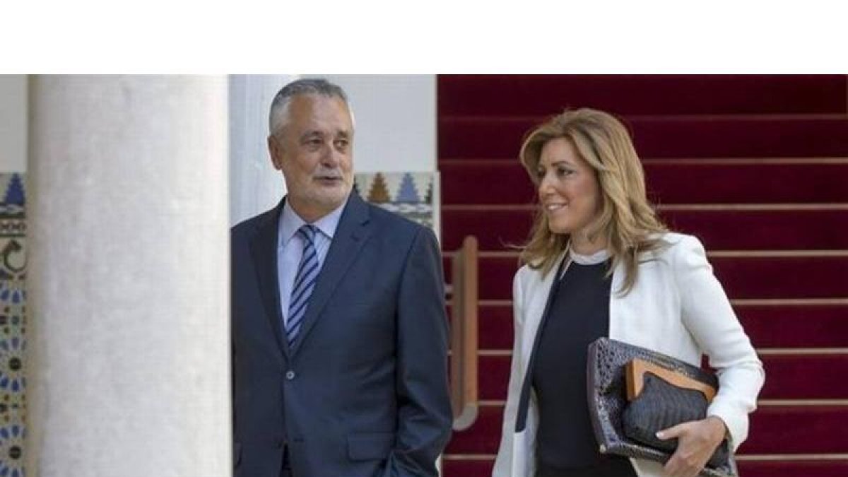 José Antonio Griñán y Susana Díaz se dirigen, este miércoles, al debate de investidura en el Parlamento andaluz.