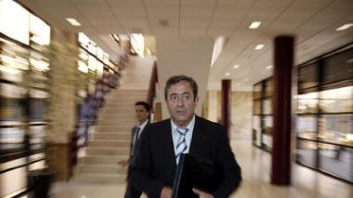 El fiscal jefe, Javier Zaragoza, a su llegada a Salamanca.