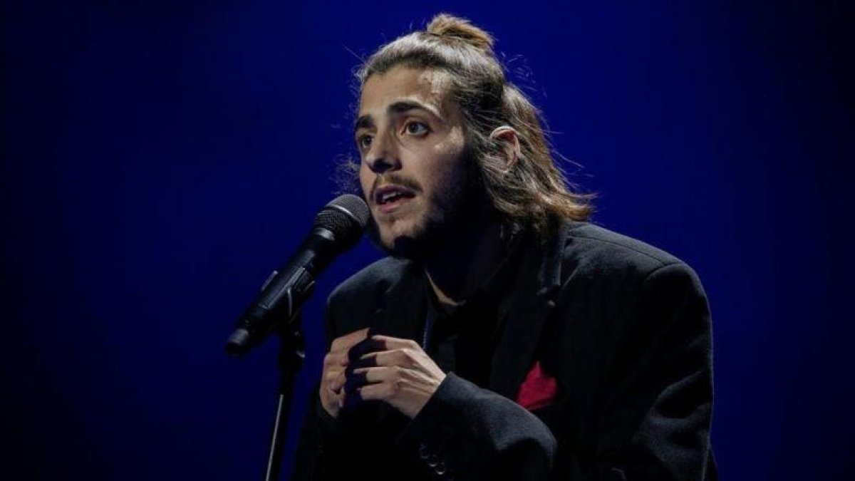 El cantante Salvador Sobral, representante de Portugal en el Festival de Eurovisión 2017, durante uno de los ensayos en Kiev.