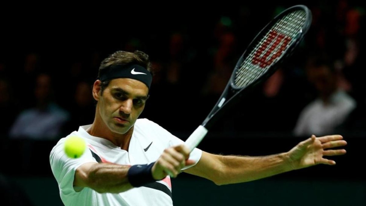 Federer ejecuta un revés, en el partido ante Haase.