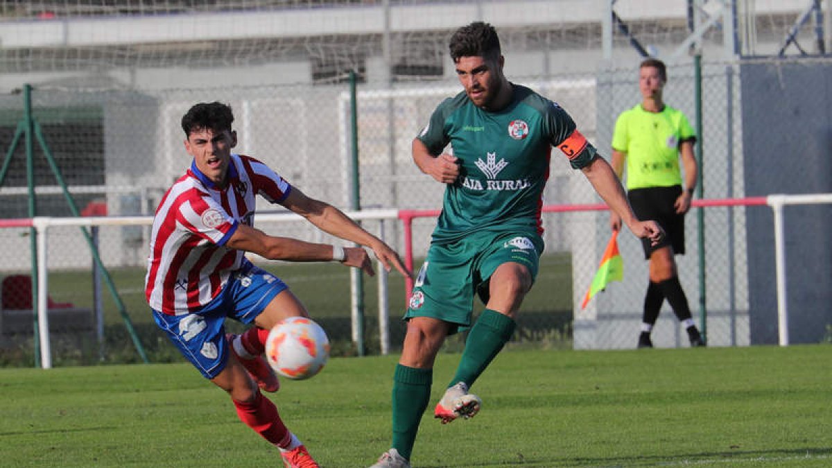 El Atlético Bembibre consiguió una trabajada victoria en Becerril. ANA F. BARREDO