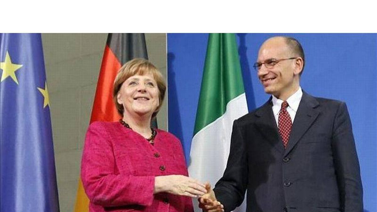 Merkel y Letta, durante su encuentro, este martes en Berlín.