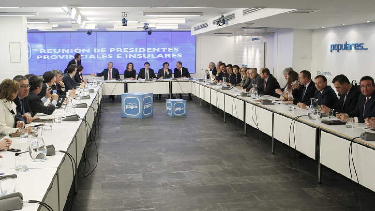 Rajoy se reunió ayer en la sede de Génova con los presidentes provinciales de su partido.