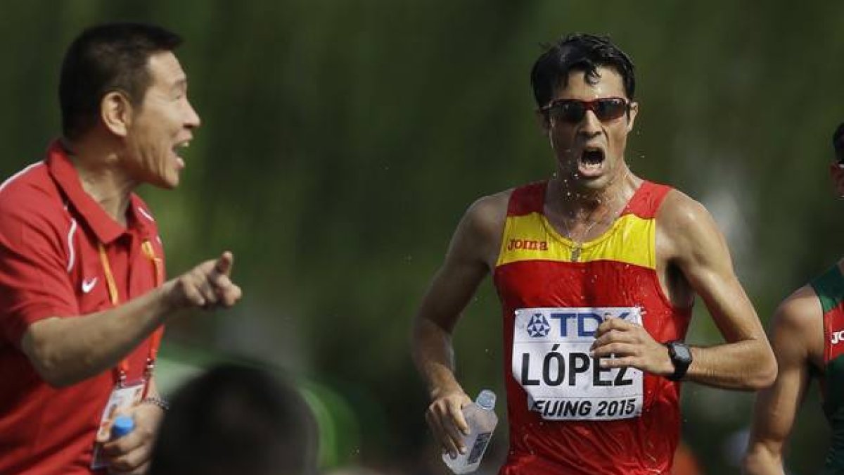 El campeón mundial de los 20 km marcha, durante la prueba celebrada en Pekín.