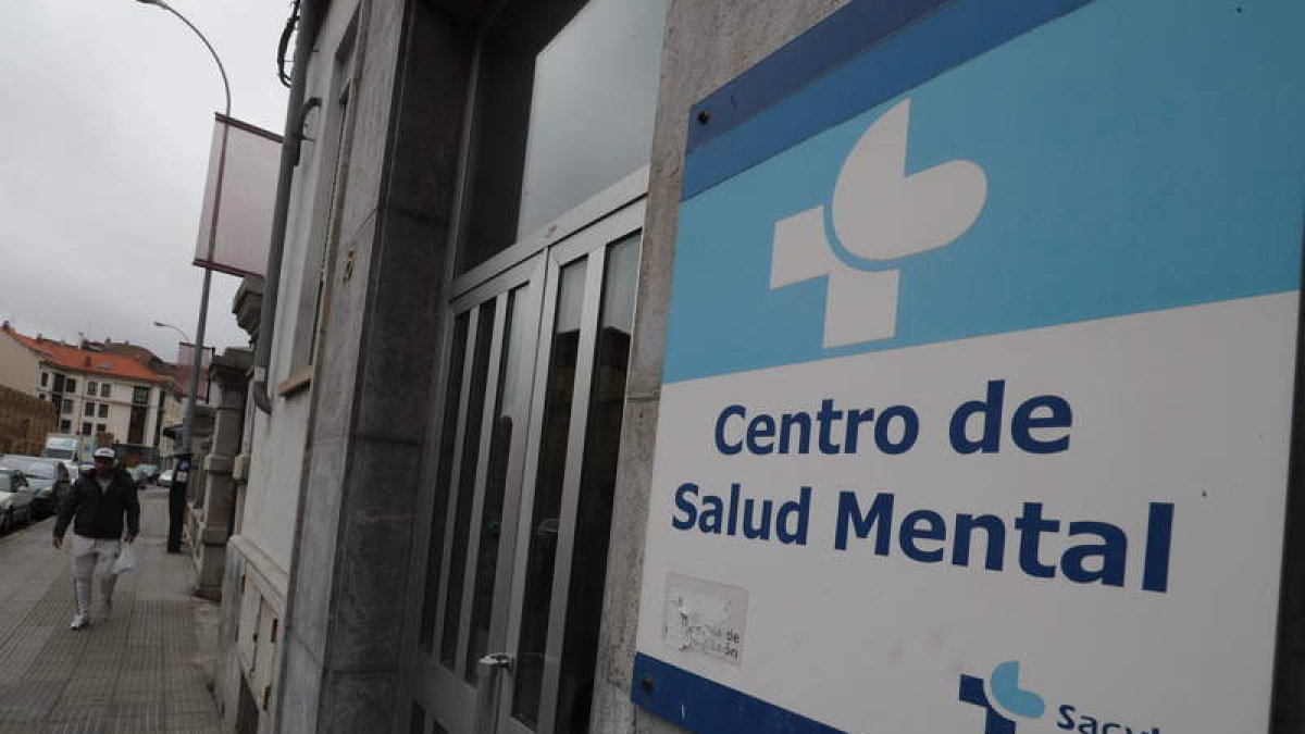 Los equipos de salud mental de León necesitan una treintena de psicólogos clínicos más para cubrir las necesidades asistenciales. RAMIRO