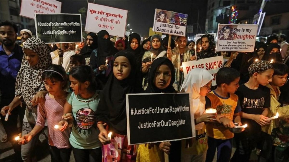 Una protesta por la violación y asesinato en abril de una niña de ocho años.