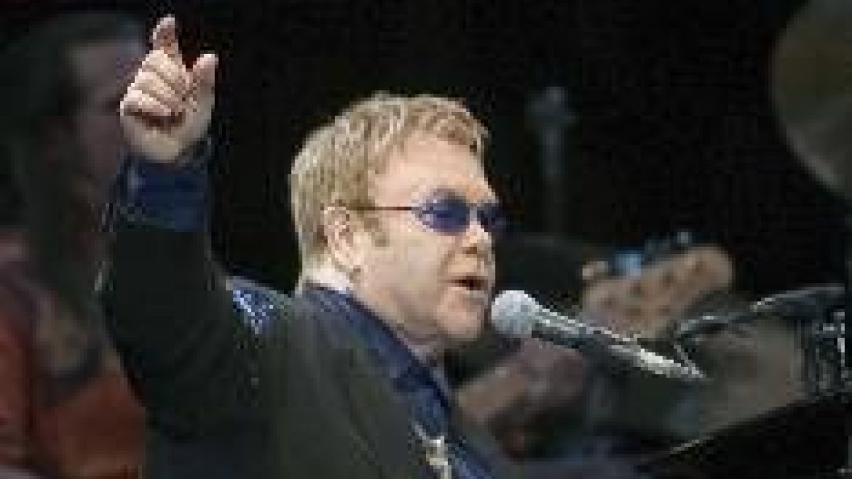 Elton John en un concierto que ofreció el sábado en Montreal