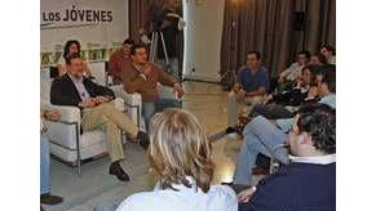 Rajoy, en un acto de Nuevas Generaciones en el Círculo de Bellas Artes