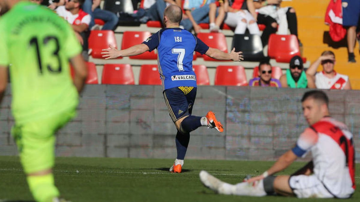Isi marcó su primer gol de la temporada. L. DE LA MATA
