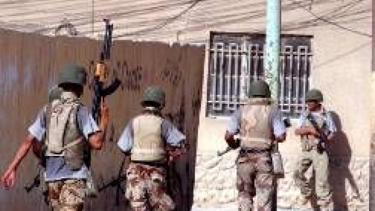 Soldados de las fuerzas iraquíes en la intervención en torno a la mezquita de Nayaf