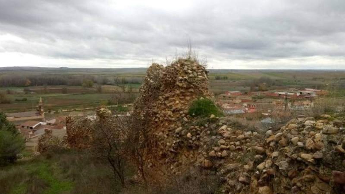 Las ruinas del castillo de Belver. DL