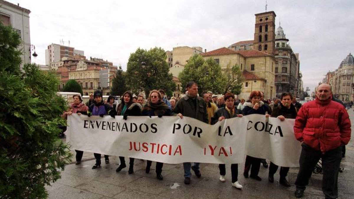 Manifestación en la capital de los afectados en el año 1999. RAMIRO