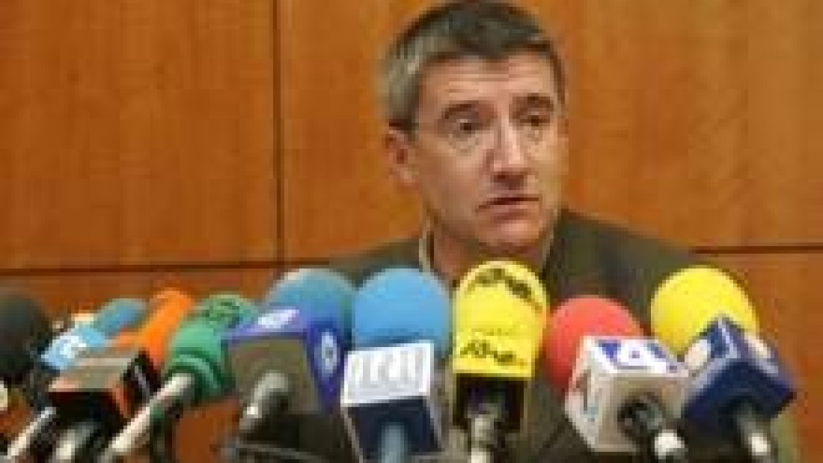 Francisco Fernández mostró su sorpresa porque la Junta apruebe ahora modificar el cruce de Michaisa