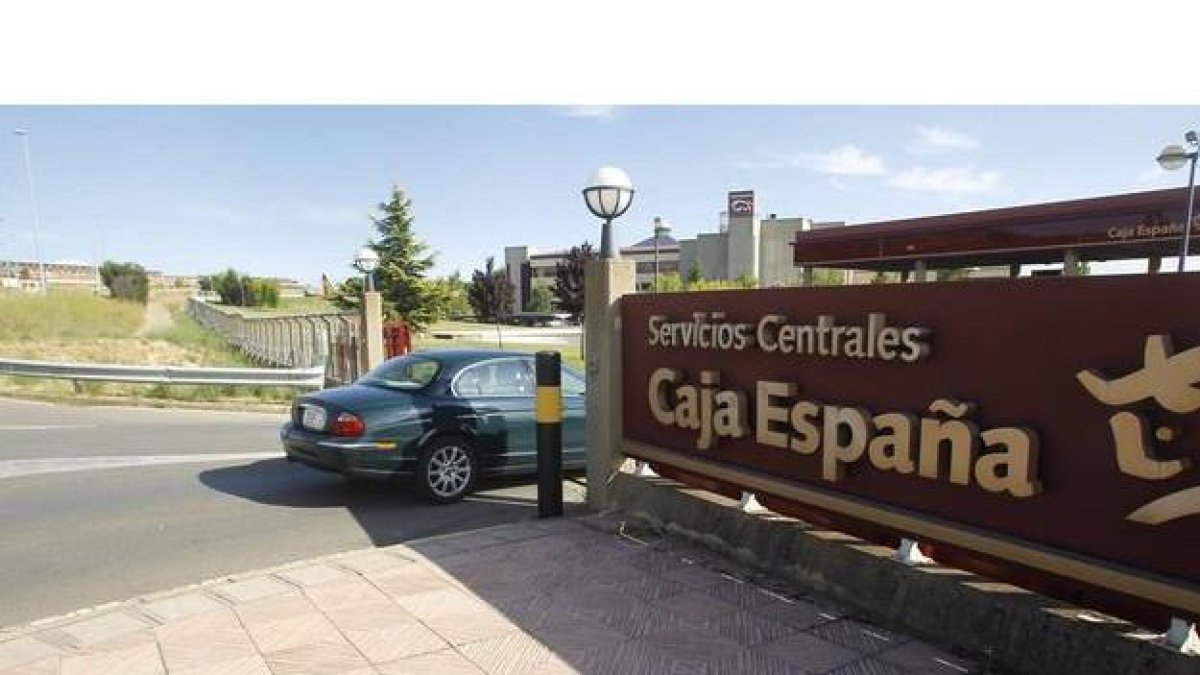 Los Servicios Centrales de Caja España en el Portillo