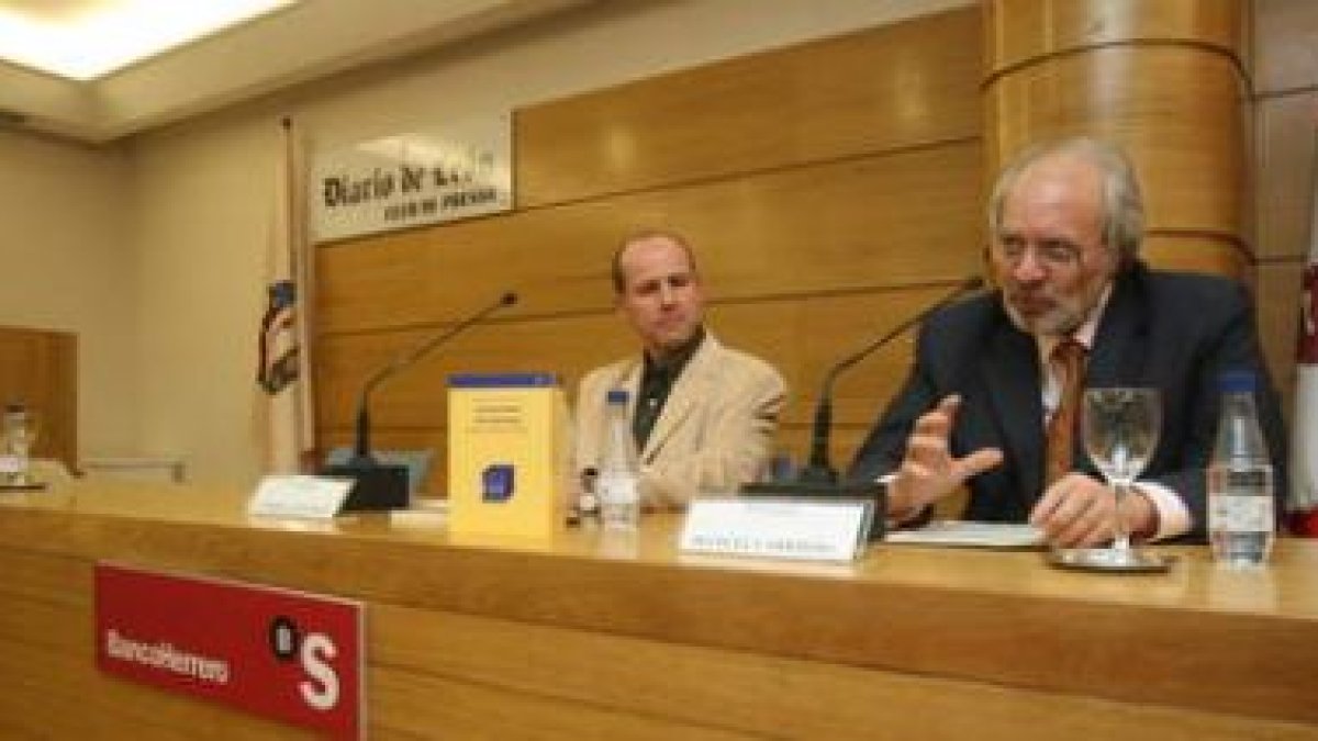 José Andrés González Pedraza y Manuel Carriedo, ayer durante la presentación.