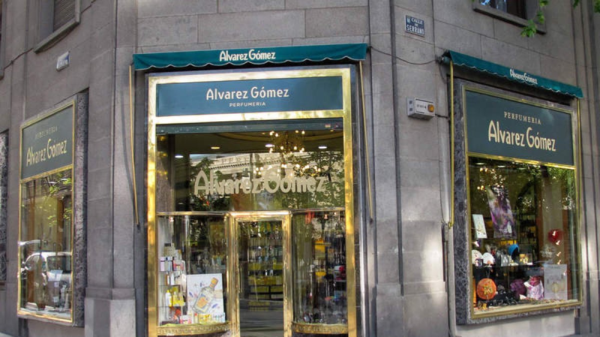 Fachada de la perfumería Álvarez Gómez en la madrileña calle Serrano.