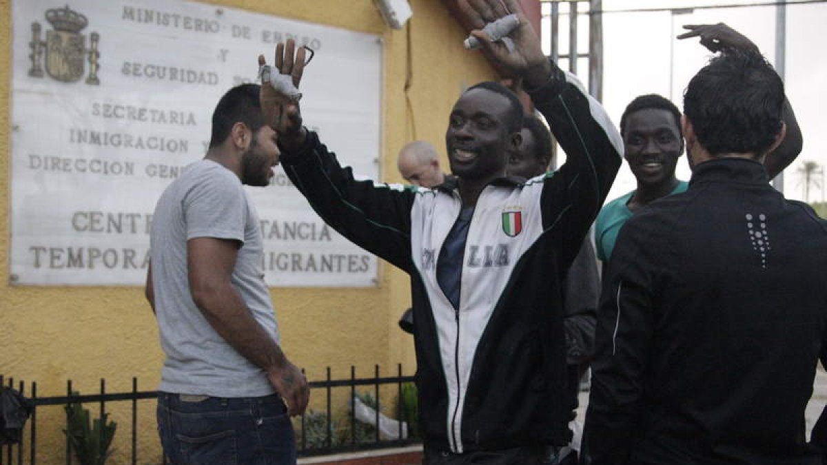 Algunos de los inmigrantes que entraron en Melilla.