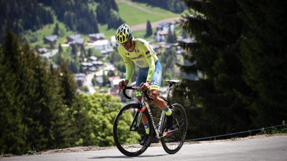 Alberto Contador, durante la dura etapa prólogo del Dauphiné 2016, tras el que se ha enfundado el jersey amarillo de líder.