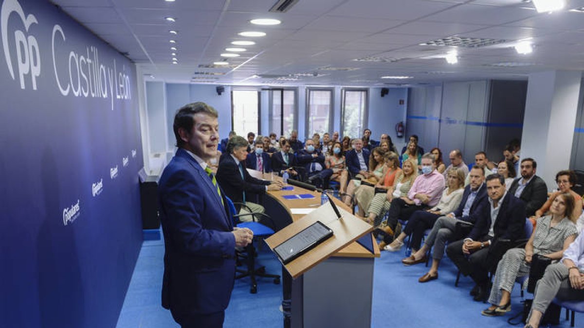 El Presidente del Partido Popular de Castilla y León, Alfonso Fernández Mañueco, clausura el Comité Ejecutivo Autonómico del PP de Castilla y León celebrado esta mañana en Valladolid.  NACHO GALLEGO