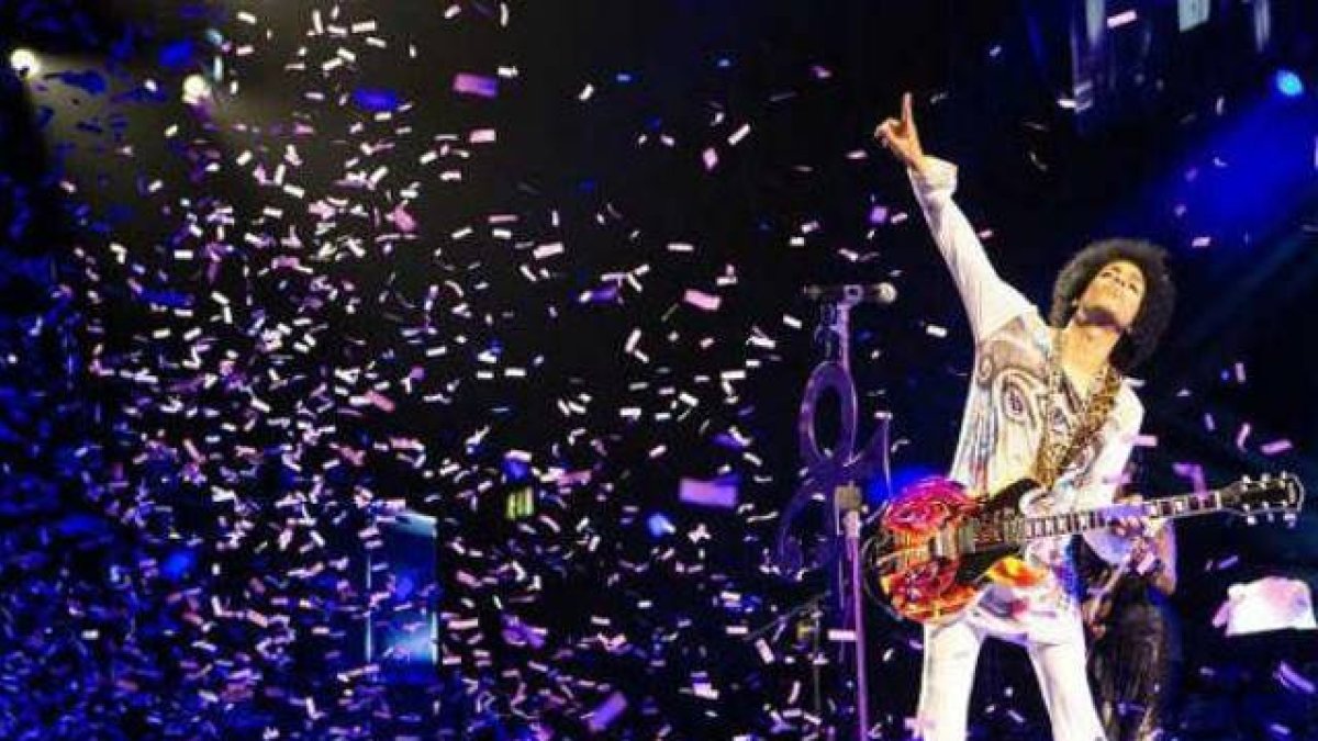 Actuación de Prince en Birmingham.