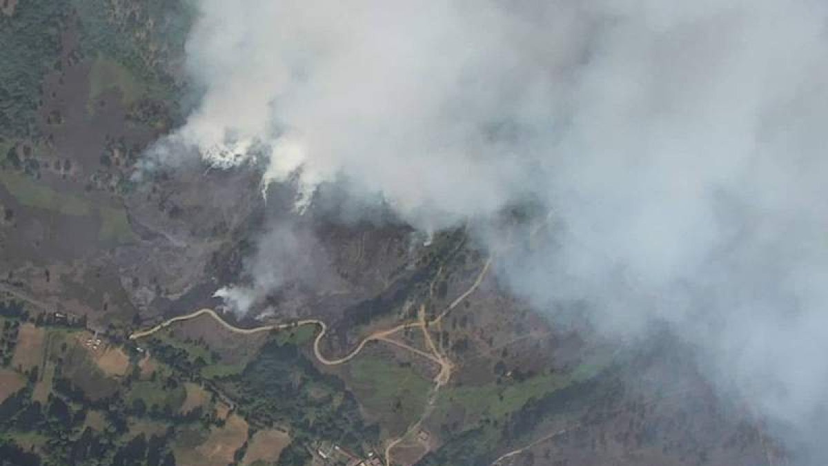 Fotografía aérea del incendio de San Bartolomé de Rueda. JCyL