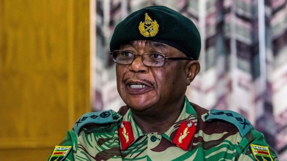 El jefe del Ejército de Zimbabue, el general Constantino Chiwenga.