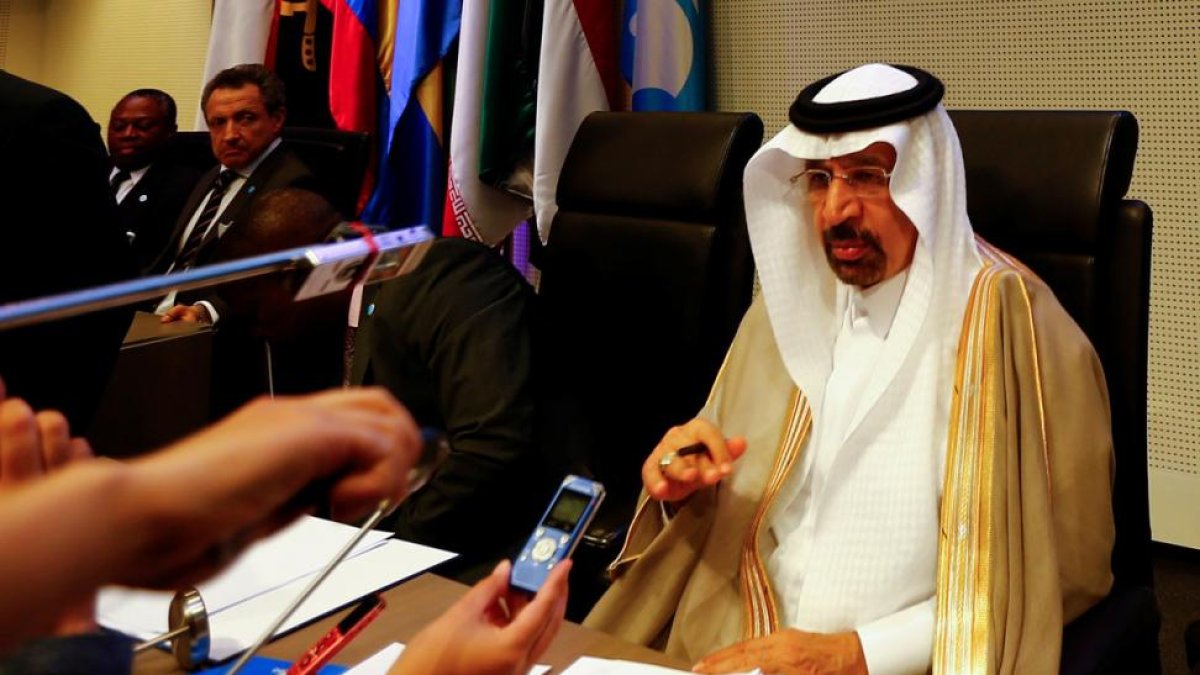 El ministro saudi de Energía, Al-Falih, en la reunión de la OPEP en Viena.