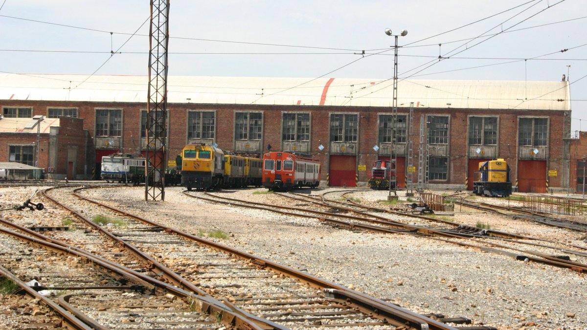 Talleres de Renfe en el barrio de La Sal. DL