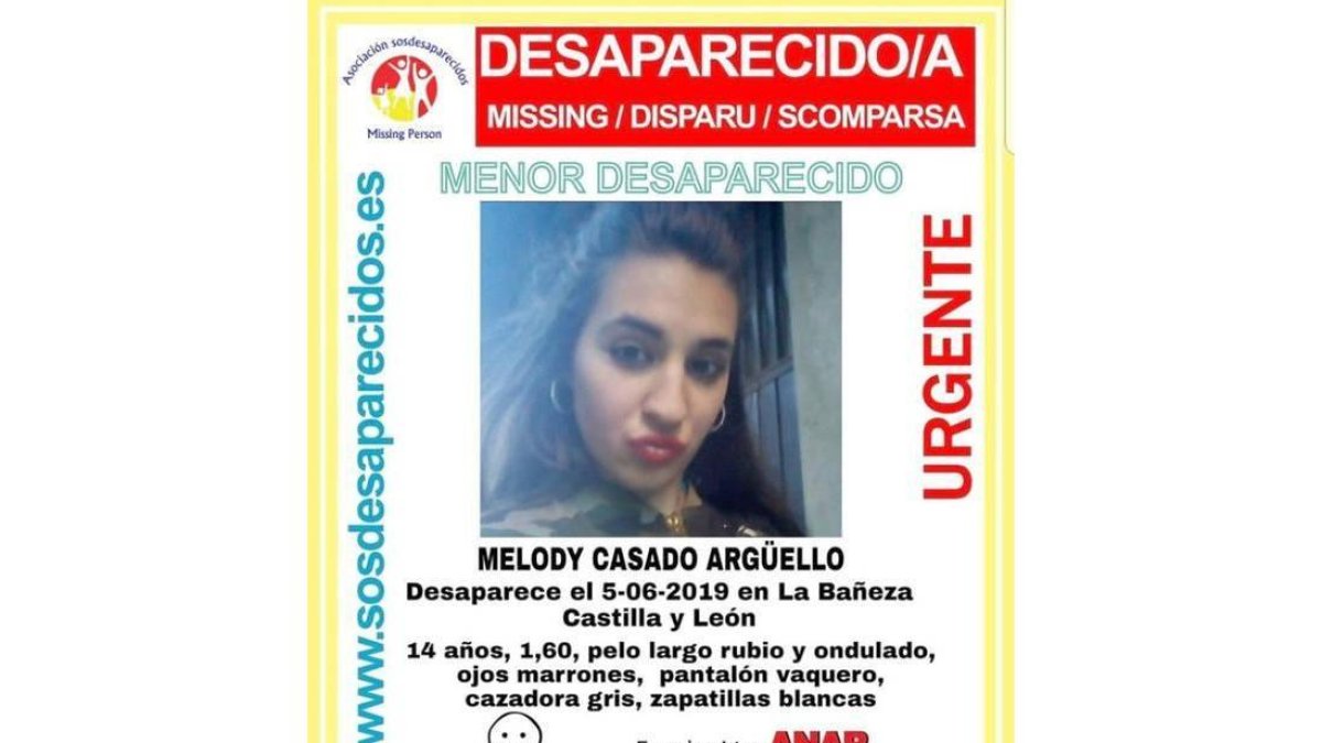 Cartel difundido con la imagen de la joven desaparecida