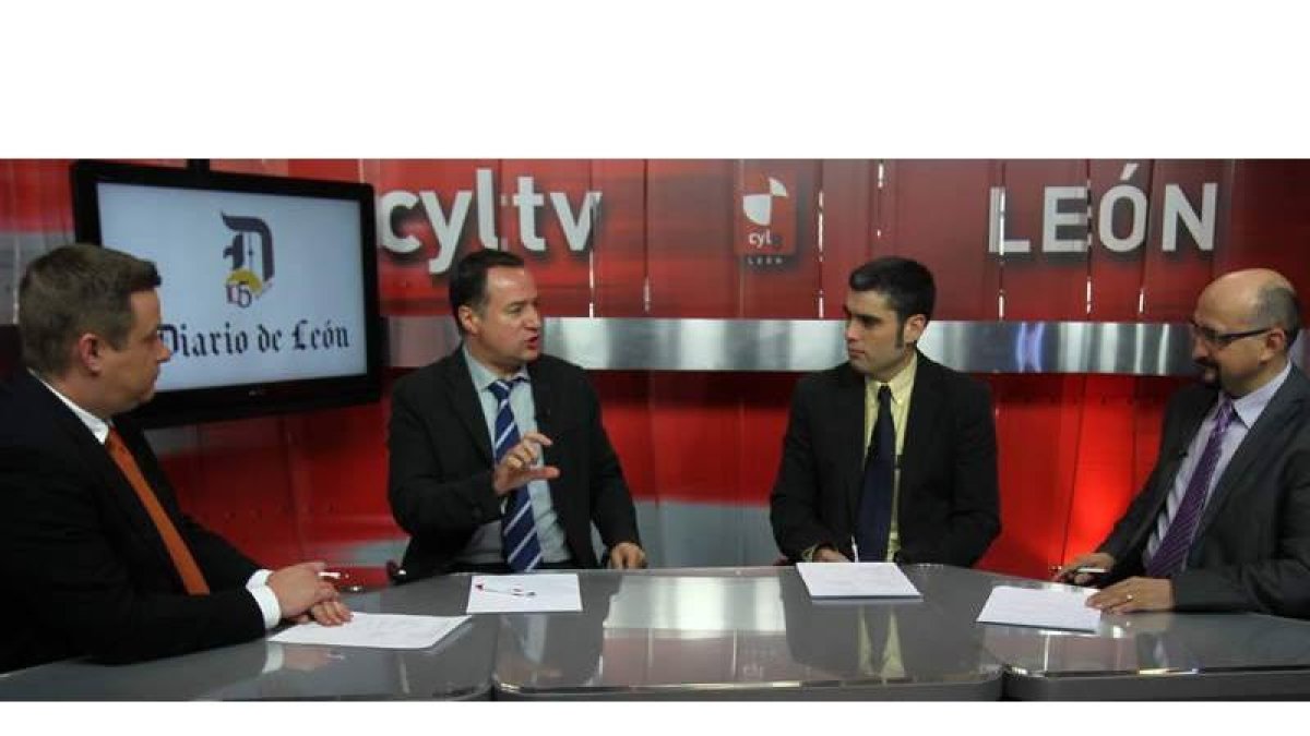 Germán Gavela, Alejandro Valderas, Roberto Núñez y Felipe Ramos, en un momento de la tertulia.