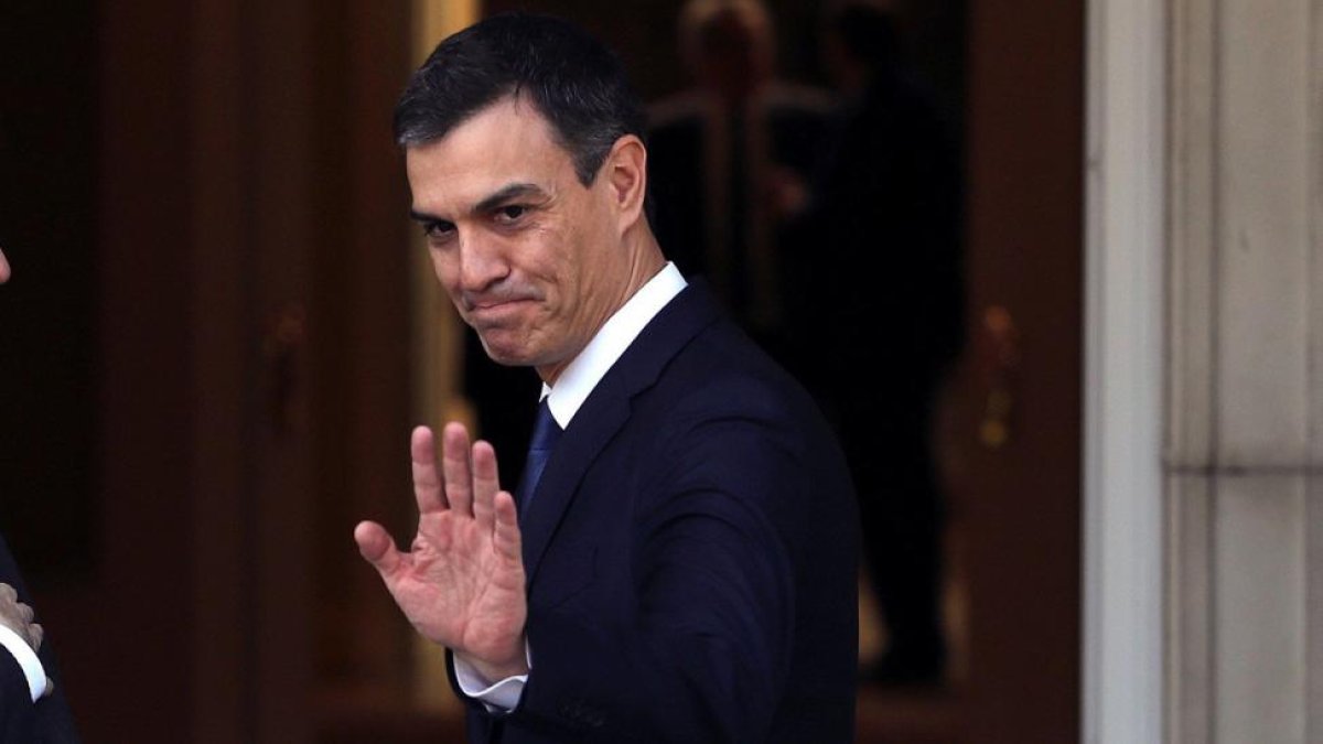 Pedro Sánchez durante la recepción al presidente de Ucrania.