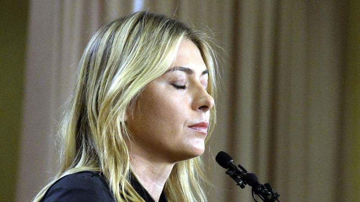 Sharapova compareció ante los medios para anunciar su positivo. NELSON