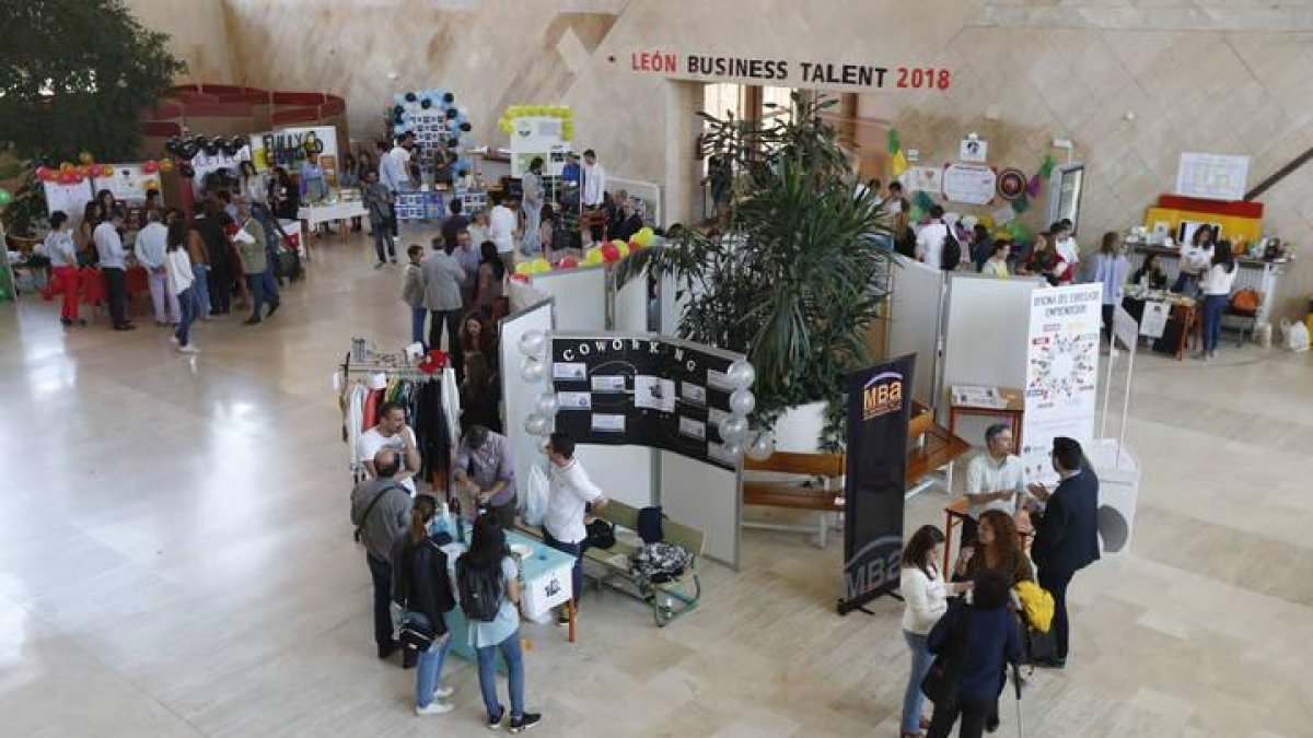 Hall de la Facultad de Económicas