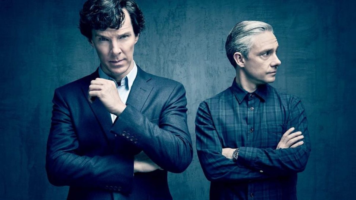 Benedict Cumberbatch y Martin Freeman, en una imagen promocional de la serie de la BBC 'Sherlock'.