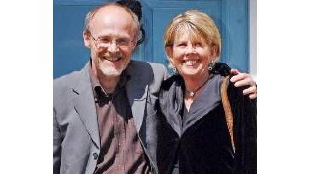 La doctora Patricia Rashbrook y su esposo, John Farrant