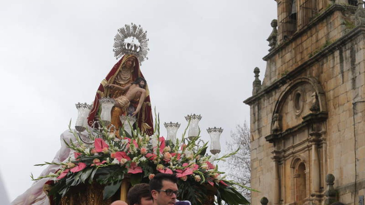 La patrona volverá a las calles este lunes en su tradicional procesión. ANA F. BARREDO
