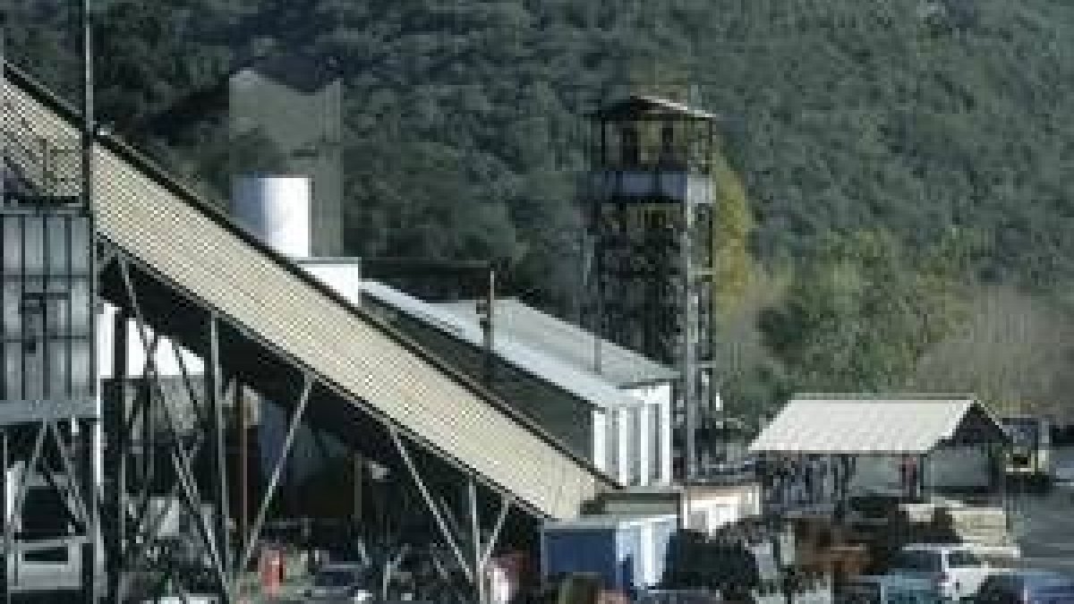 La mina de Alto Bierzo, en Tremor de Arriba, lleva tres días sin actividad extractora por una avería