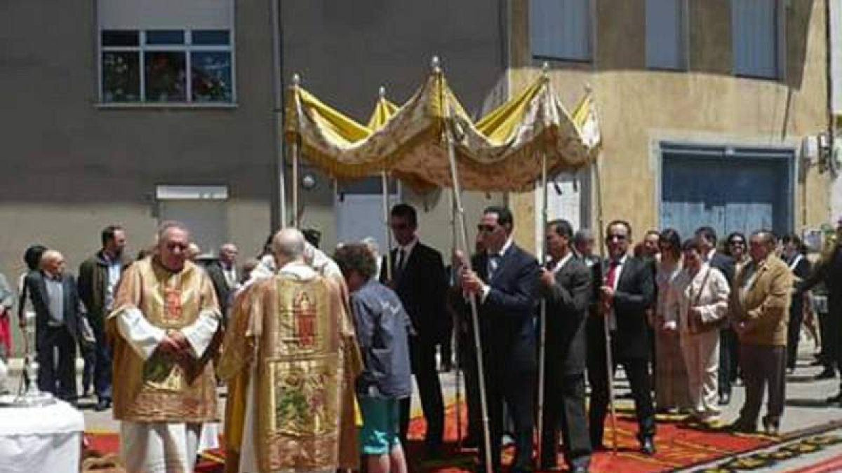 Un momento de la procesión del Corpus Christi de Villarejo de Órbigo del pasado año.