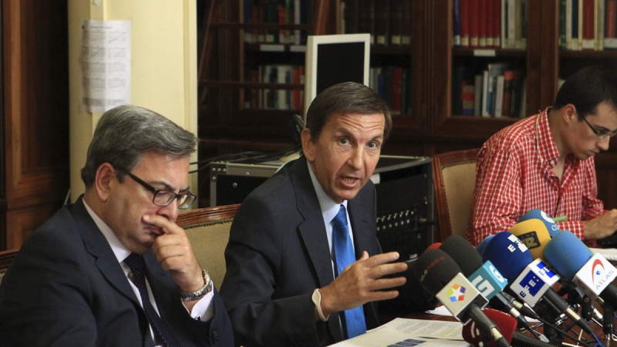 El fiscal superior de la Comunidad de Madrid, Manuel Moix, y el fiscal jefe provincial.