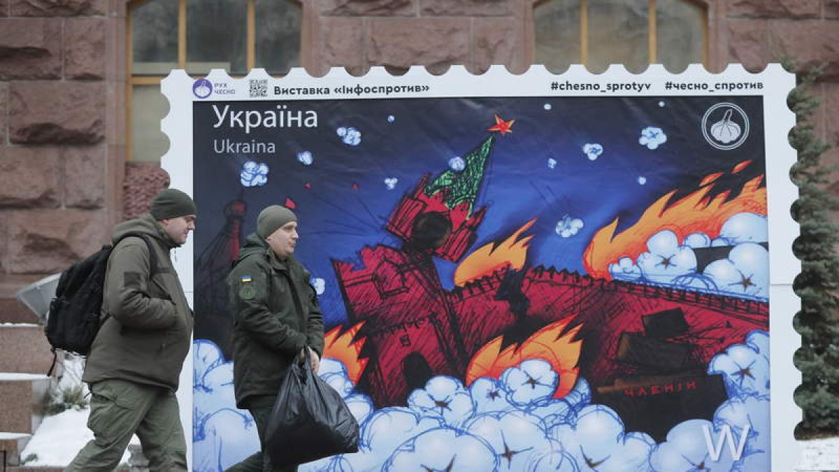 Imagen de un grafiti en Kiev que simula el Kremlin derribado. SERGEY DOLZHENKO