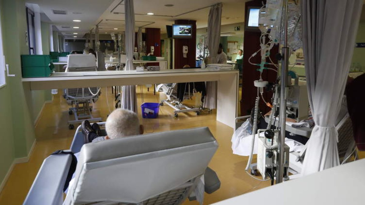 Foto de archivo de la sala de quimioterapia del Hospital de León. MARCIANO PÉREZ