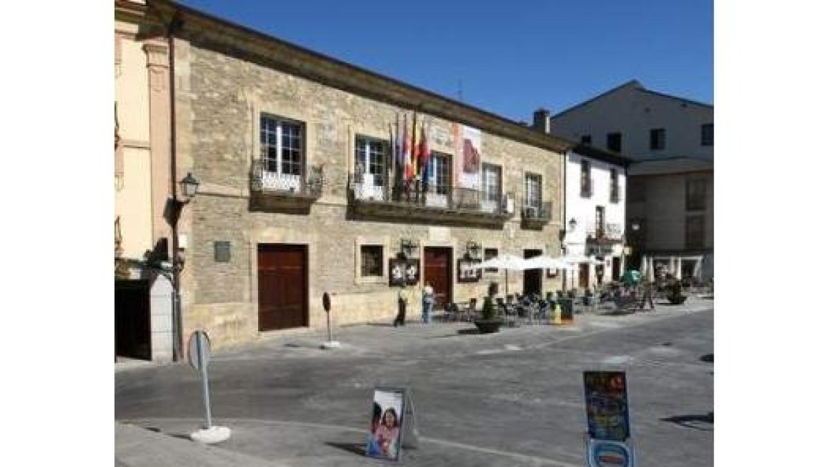 El Ayuntamiento de Villafranca celebró el Pleno en la noche del lunes