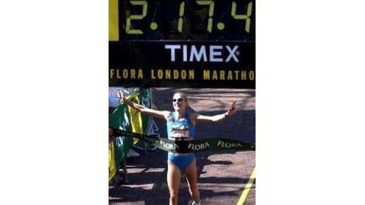Paula Radcliffe logró el tercer mejor tiempo de la historia