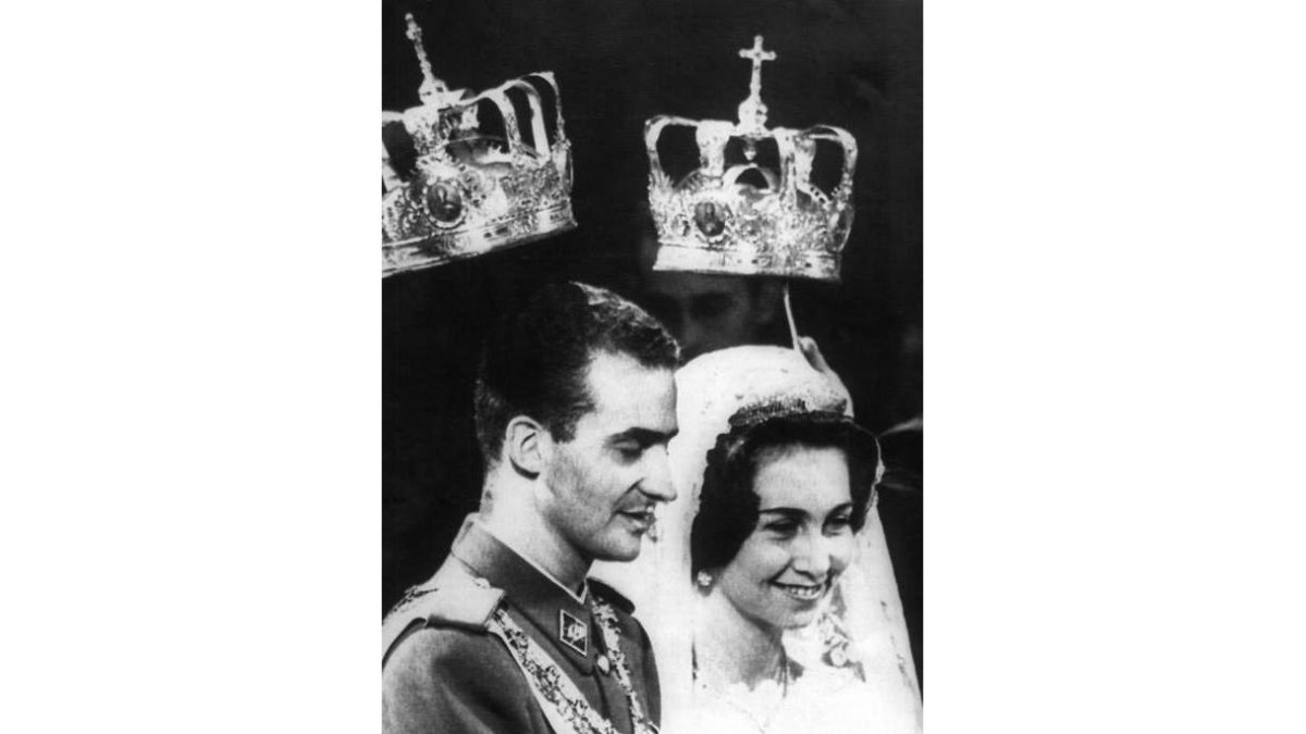 Momento del enlace entre el rey Don Juan Carlos I y Doña Sofía en Atenas el 14 de mayo de 1962.