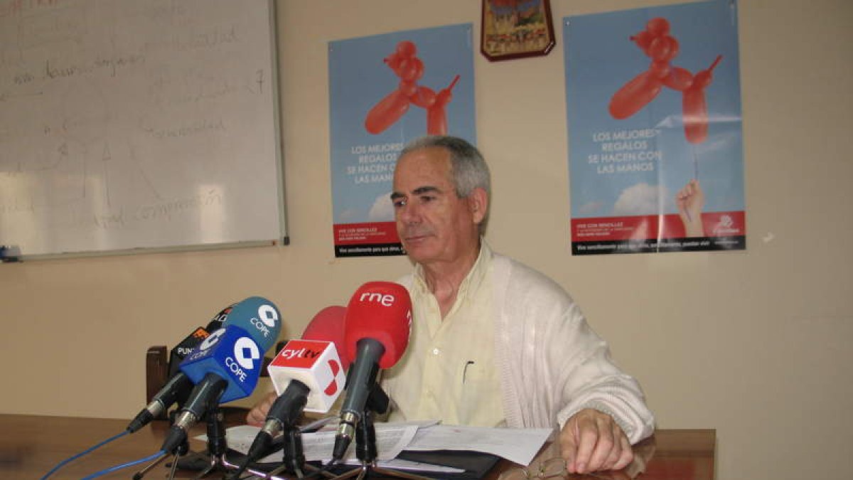 José Antonio Prada, ayer en la sede de Cáritas (Domus Pacis) en Ponferrada.