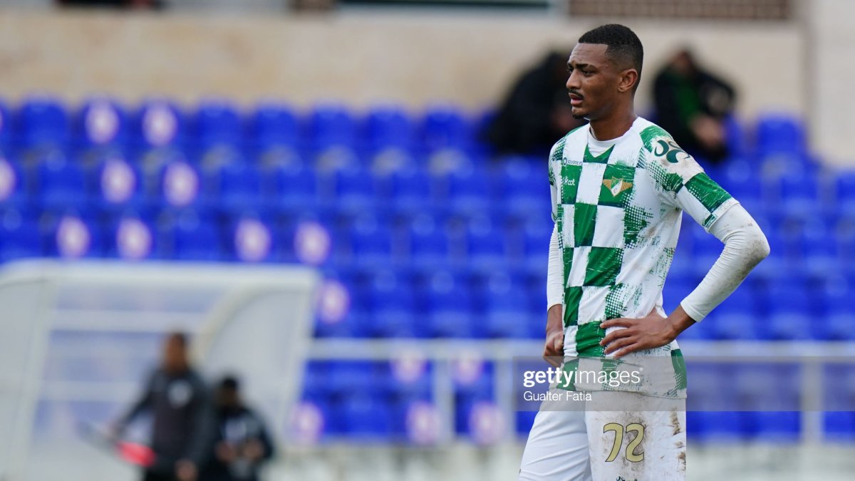 ALMADA, PORTUGAL - DECEMBER 13:  Derik Lacerda of Moreirense FC during the Portuguese Cup match between CD Cova da Piedade and Moreirense FC at Estadio Municipal Jose Martins Vieira on December 13, 2020 in Almada, Portugal.  (Photo by Gualter Fatia/Getty Images)