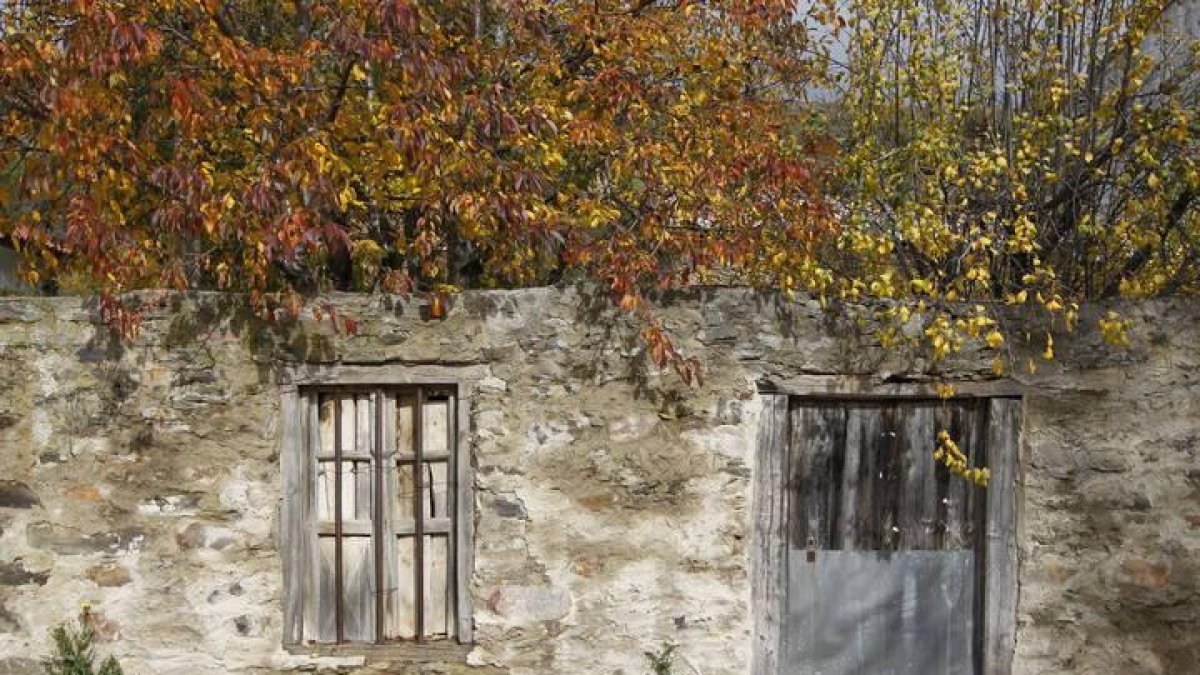Una casa abandonada en Omaña