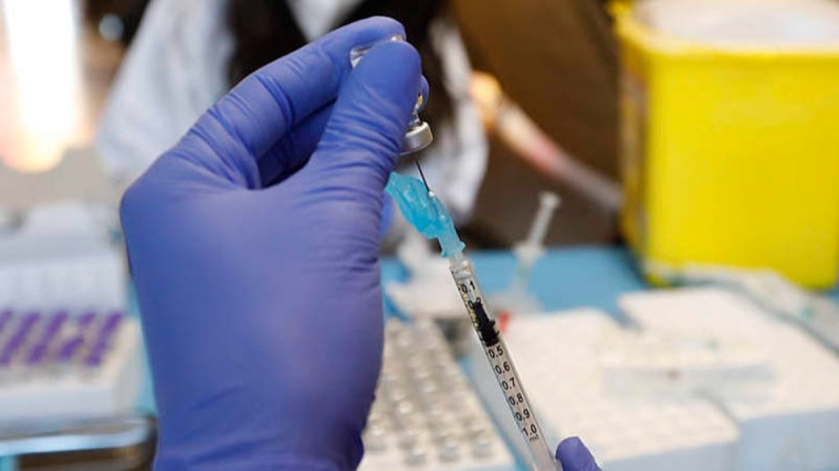 Las farmacias rastrearán a la población susceptible de ser vacunada contra la gripe. DL