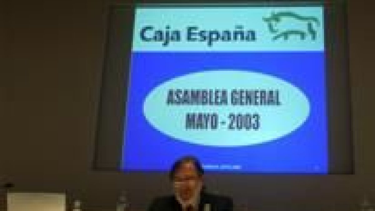 Juan Manuel Nieto Nafría, presidente de Caja España, durante la asamblea general celebrada ayer